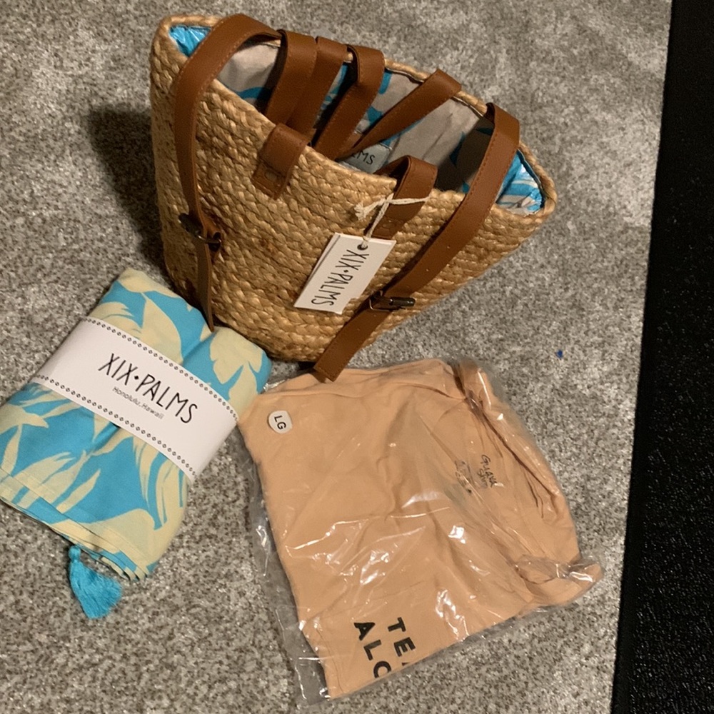 New. A beachly box item. You get all 3 of these.